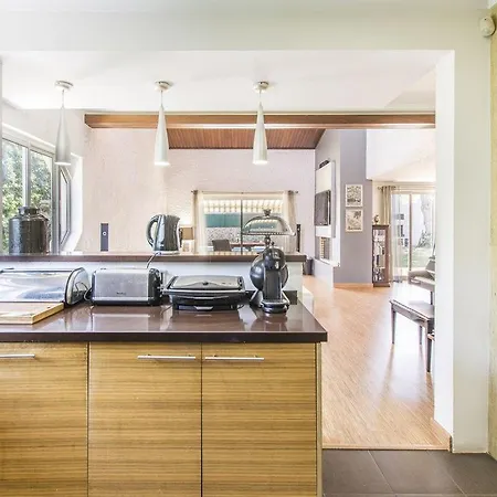 Bir Otimo - Wonderful 5 Bedroom In - Superb Interior Furnishings - Perfect For F